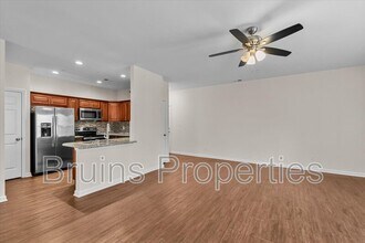 2606 Pennoak Way in Greensboro, NC - Foto de edificio - Building Photo