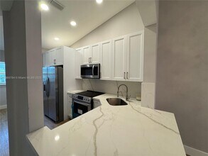 2173 NW 78th Ave in Pembroke Pines, FL - Building Photo - Building Photo