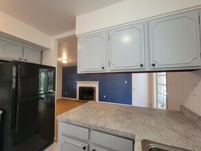 12 Prests Mill Rd in Old Bridge, NJ - Building Photo - Building Photo