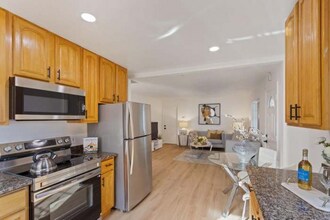 383 N Sunnyvale Ave in Sunnyvale, CA - Foto de edificio - Building Photo