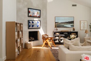 3554 Alginet Dr in Los Angeles, CA - Building Photo