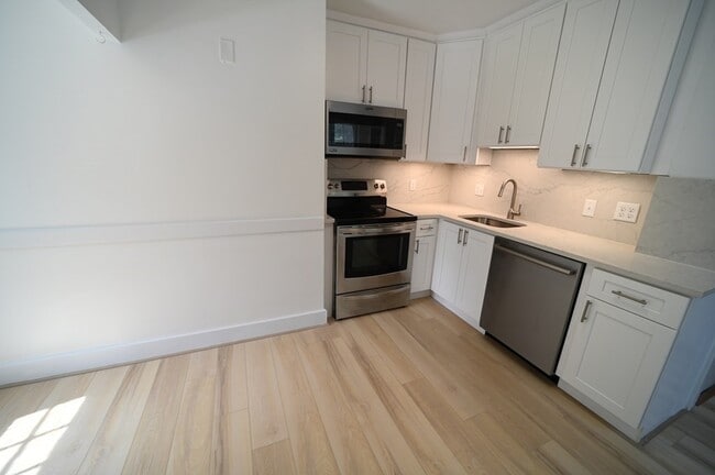 88 Central St, Unit 1 in Auburndale, MA - Building Photo - Building Photo