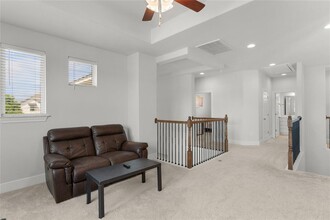 3504 Peak View Dr in Leander, TX - Foto de edificio - Building Photo