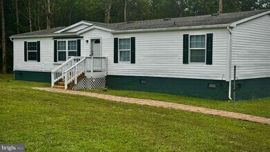 20479 Kings Hwy in Montross, VA - Foto de edificio - Building Photo