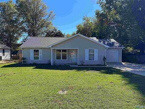 103 Whisperwood Ln in Madison, AL - Building Photo - Building Photo