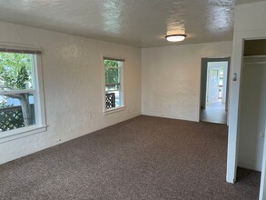 240 Sandercock St in San Luis Obispo, CA - Building Photo - Building Photo