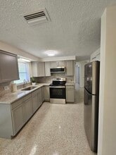 5023 Overlook Dr in New Port Richey, FL - Building Photo - Building Photo