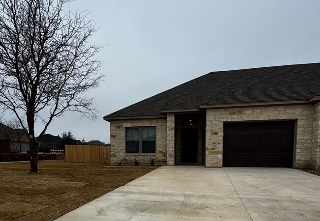 2423 Briar Hollow Dr