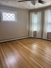 27 Broadway in Newton, MA - Foto de edificio - Building Photo