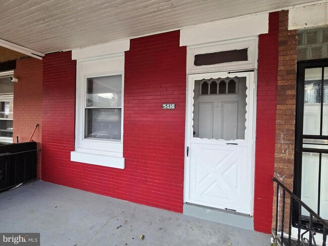 5414 Irving St in Philadelphia, PA - Foto de edificio - Building Photo