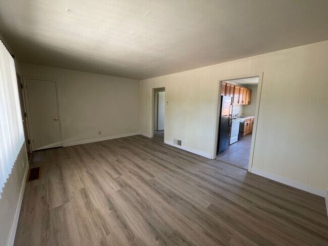 701 Claremont Cir in Reno, NV - Building Photo - Building Photo