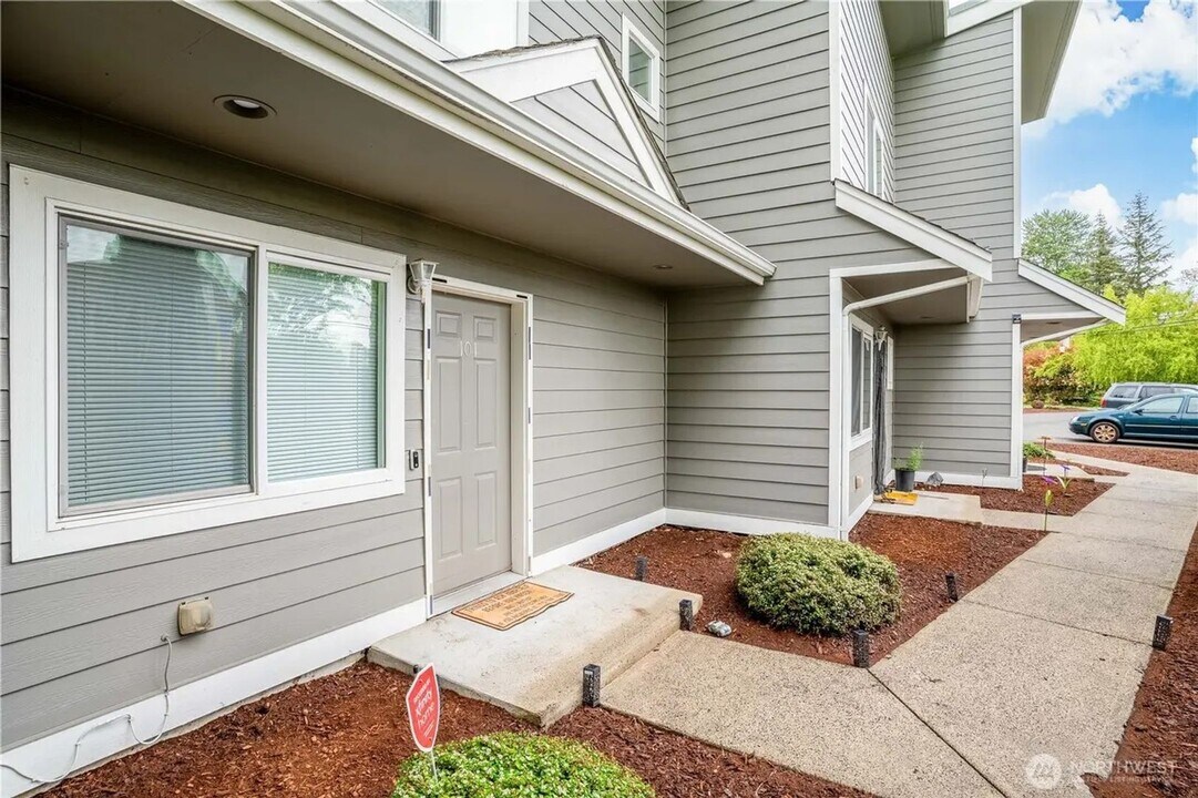 5863 Cedar St in Ferndale, WA - Building Photo