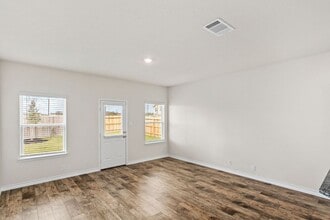 5035 Punch Shot in San Antonio, TX - Foto de edificio - Building Photo