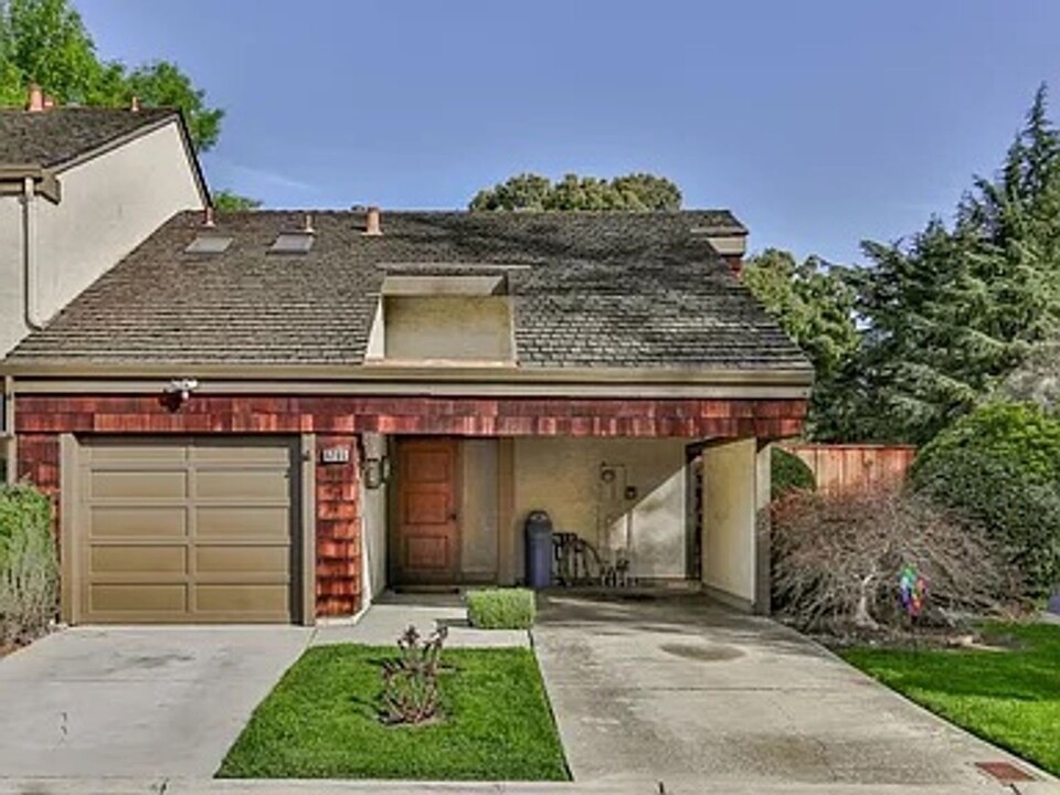 4796 Lago Vista Cir in San Jose, CA - Building Photo