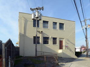 345 Taunton Ave in East Providence, RI - Building Photo - Building Photo