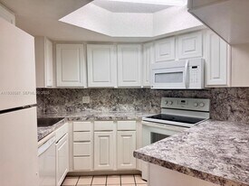 8245 Lake Dr in Doral, FL - Building Photo