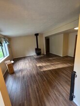 20835 Valsetz Rd in Falls City, OR - Building Photo - Building Photo