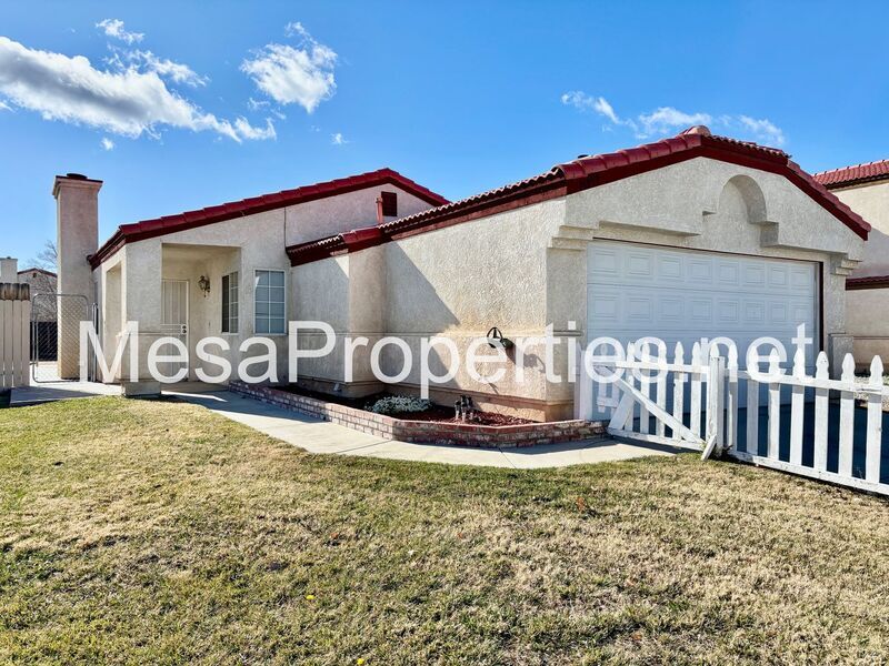 16953 Sorrento Ln in Victorville, CA - Building Photo