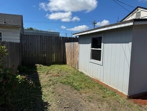 47 Monroe St in Eugene, OR - Building Photo - Building Photo