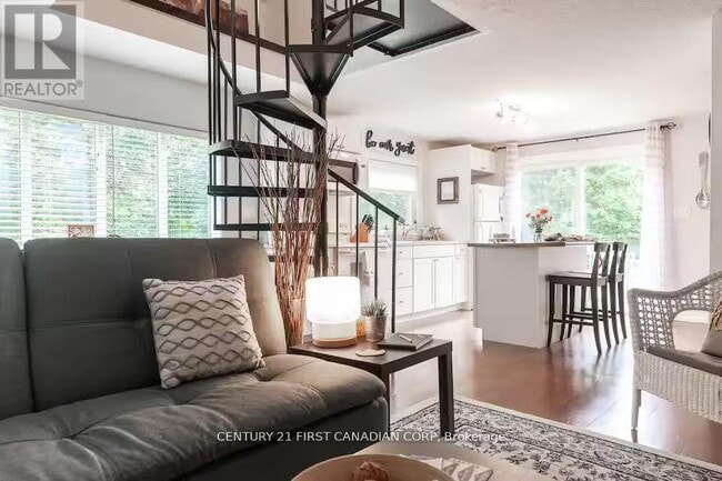 705 Conservation Dr in Waterloo, ON - Building Photo - Building Photo