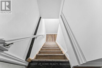 2160 Queensgrove Rd in Ottawa, ON - Building Photo - Building Photo