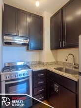 612 W Patterson Ave, Unit 409 in Chicago, IL - Building Photo - Building Photo