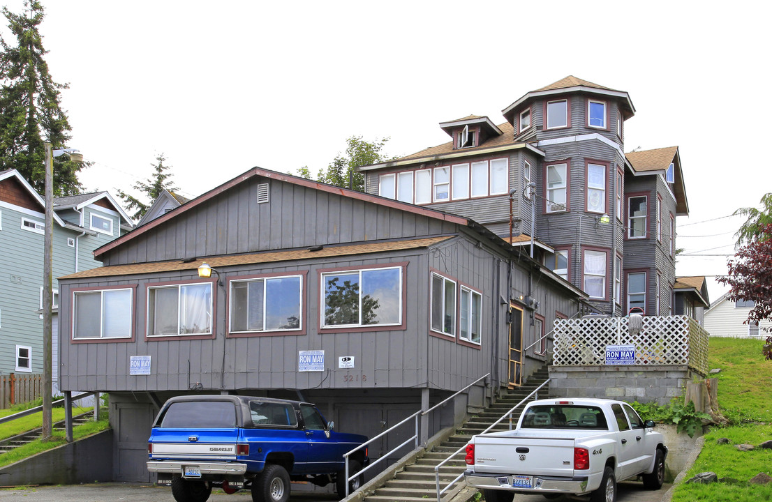 Eastview Apartments in Everett, WA - Building Photo