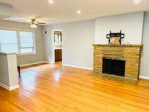 835 S La Londe Ave in Lombard, IL - Building Photo - Building Photo