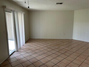 3656 Meriden Ave in Oldsmar, FL - Foto de edificio - Building Photo