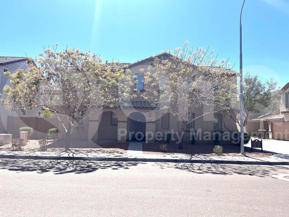 139 E Bluejay Dr in Chandler, AZ - Building Photo