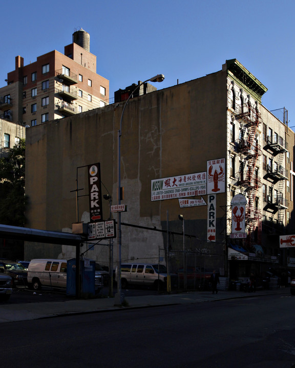 93 Madison St in New York, NY - Building Photo