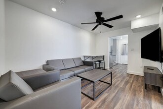2419 Shakespeare St, Unit 1 in Houston, TX - Building Photo - Building Photo