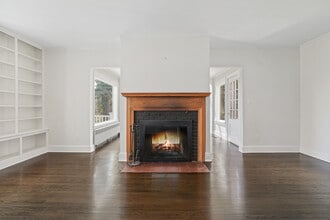 339 Round Hill Rd in Greenwich, CT - Building Photo - Building Photo