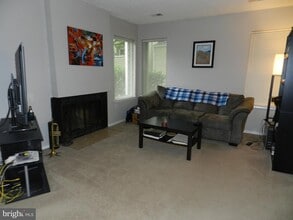 1948A Villaridge Dr in Reston, VA - Building Photo - Building Photo