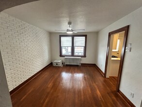 323 Onyx Ave in Mount Oliver, PA - Building Photo - Building Photo