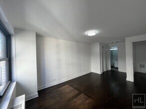 5 AVENUE, Unit 16D in New York, NY - Building Photo - Building Photo