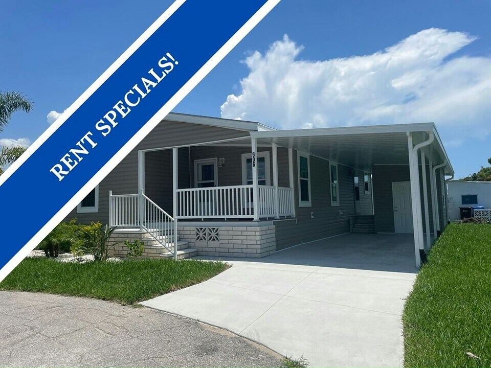 906 E Windemere Ave in Venice, FL - Building Photo