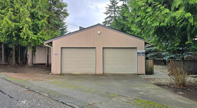 233 Dorn Ave in Everett, WA - Building Photo - Building Photo