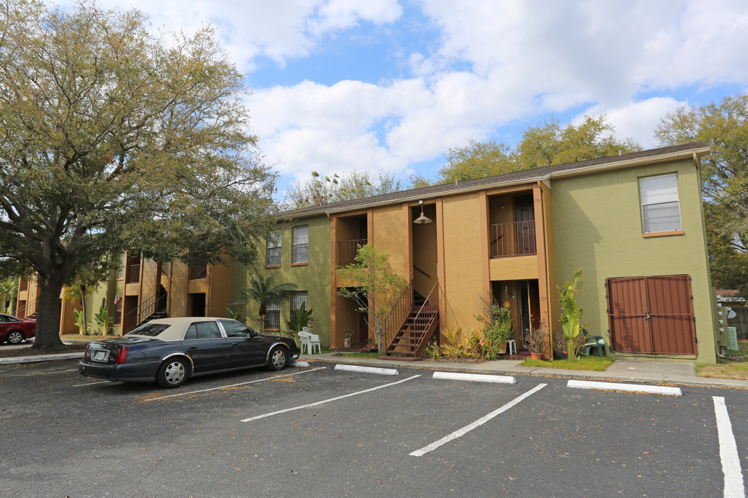 Wyoming Apartments in Tampa, FL - Foto de edificio