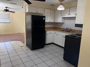 2608 E 97th Ave in Tampa, FL - Building Photo - Building Photo