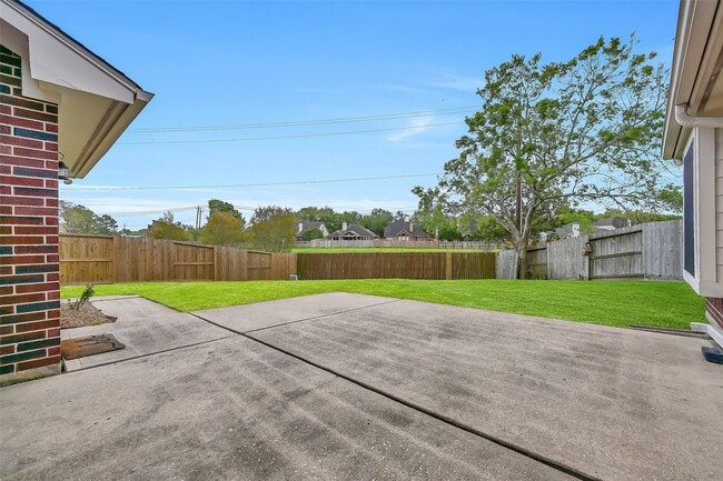 property at 13906 Aspen Knoll Ct