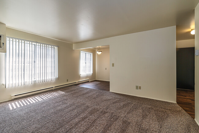 River Raisin Apartments in Monroe, MI - Building Photo - Interior Photo