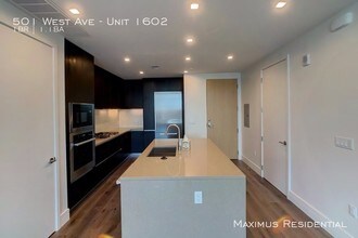 501 West Ave-Unit -Unit 1602 in Austin, TX - Building Photo - Building Photo