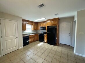 1808 Chestnut Dr in Valdosta, GA - Building Photo - Building Photo