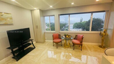 329 SE 3rd St, Unit 502S in Hallandale Beach, FL - Building Photo - Building Photo