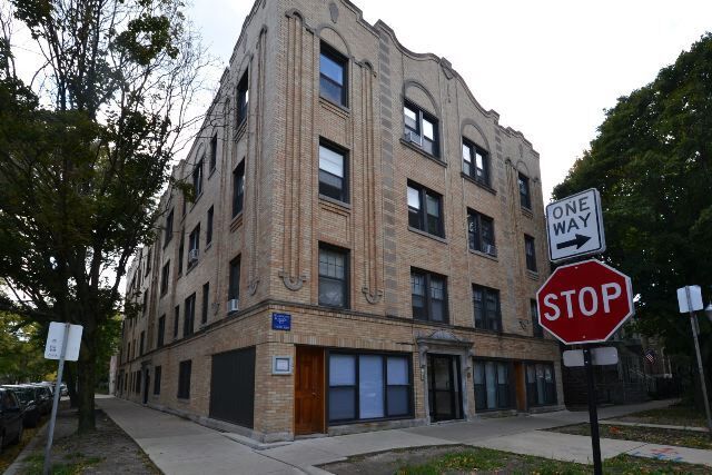 property at 2951 N Seminary