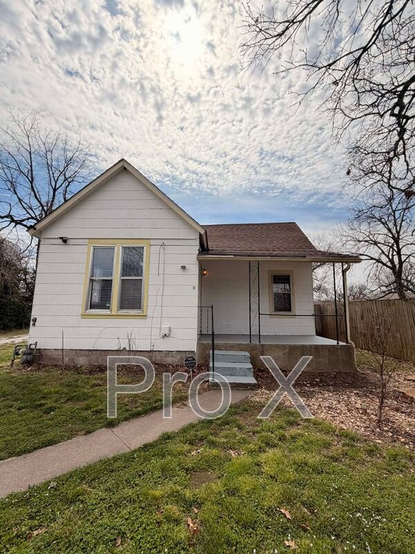 408 E 41st St in Joplin, MO - Foto de edificio - Building Photo