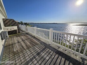 100 Seaview Ave in Monmouth Beach, NJ - Building Photo - Building Photo