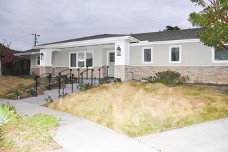 1191 Risa Pl in Tustin, CA - Building Photo - Building Photo