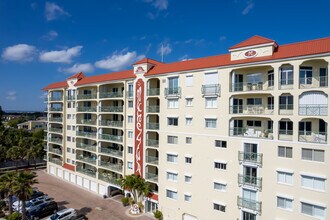 MICHELINA CONDOMINIUM in Cocoa Beach, FL - Foto de edificio - Building Photo